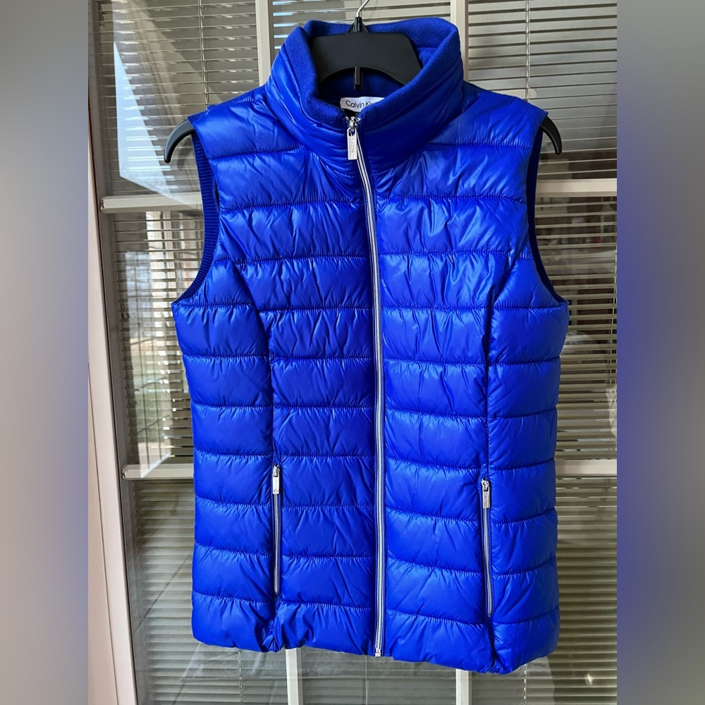 Calvin Klein Puffer Vest SMALL Quilted Blue Black Knit Back Womens NWT $79.50.